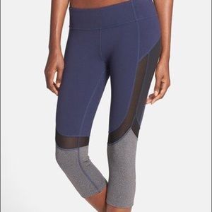 ALO curvature mesh inset crop legging